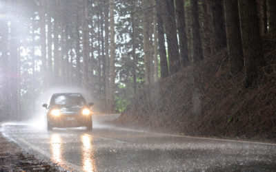 Prenez ces 4 précautions supplémentaires si vous avez besoin d’une assistance routière par temps de pluie